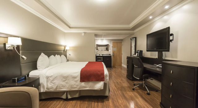 Hotel & Suites Le Dauphin, Rezerwuj Hotel Drummondville Centre of Quebec