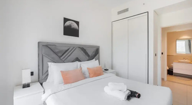 Dubai Hills Sleeps 4 in a Great Location, Забронировать Апартаменты/квартира Отели Дубая с парковкой, Парковка