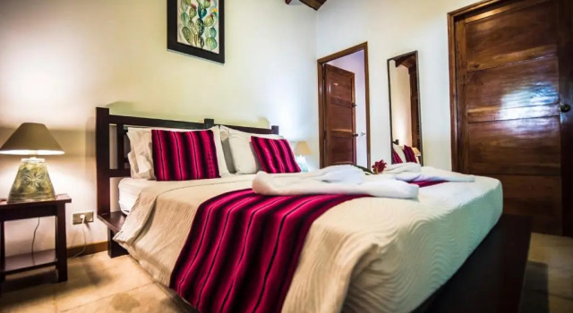 Бунгало Deluxe Hotel El Pequeño Gecko Verde