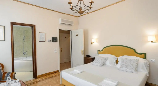 Camera Family Hotel Continental