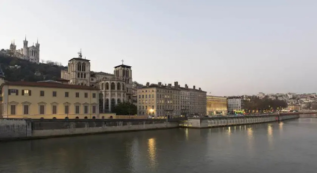 Vieux Lyon, Fourviere-Saint Georges, Забронировать Апартаменты/квартира Апартаменты Лиона, рядом с Перраш, Апартаменты/квартира