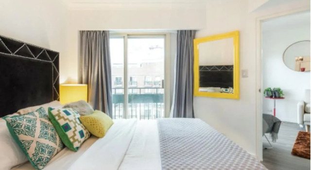 Deluxe Apartment with City Central View