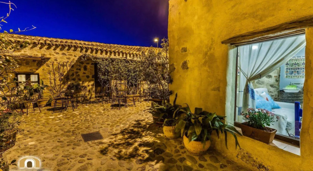 Albergo Diffuso Mannois, Забронировать Отель Отели в центре Орозеи, в центре