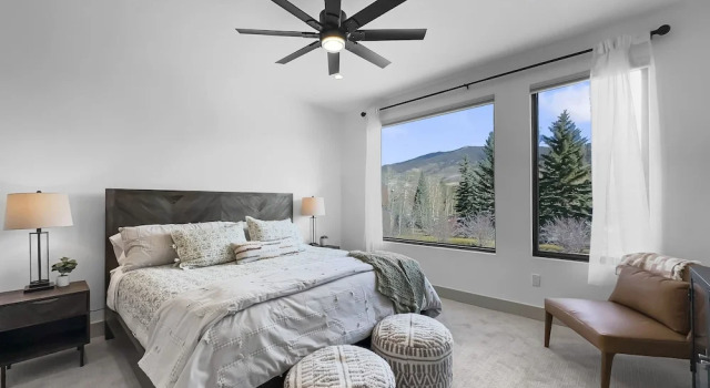 541 Center Circle 3br 3.5ba 3 Bedroom Townhouse by RedAwning