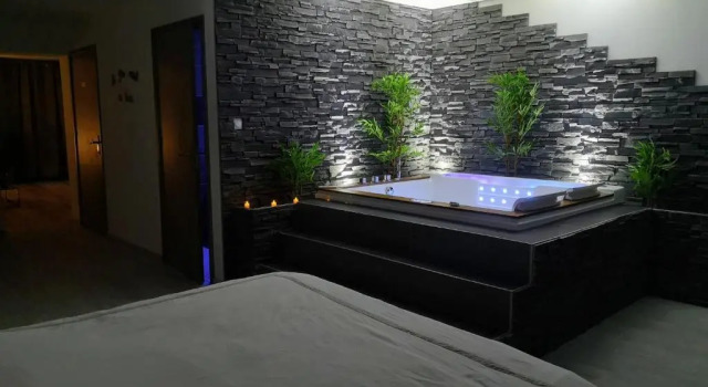 Апартаменты Appart' SPA Privatif Gray (Adults Only)