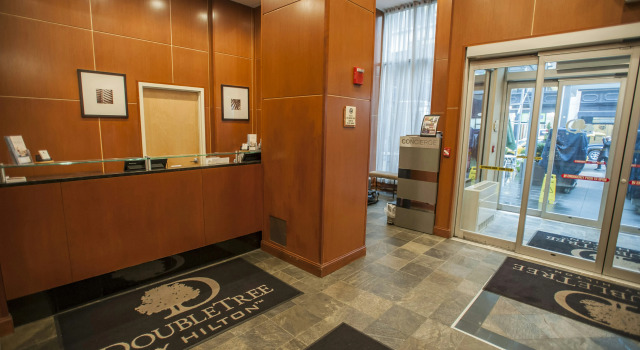 DoubleTree by Hilton Hotel New York City - Chelsea, Забронировать Отель Бизнес-отели Нью-Йорка, рядом с Театр Joyce, 4* 5*