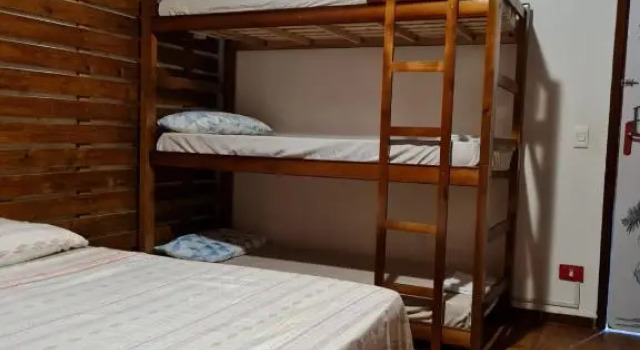 Семейный люкс Hostel 4 Elementos - 200 metros da Praia de Pernambuco e do Mar Casado