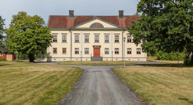 Storebro Herrgård, Rezerwuj Hotel Hotele w Småland z parkingiem, Parking