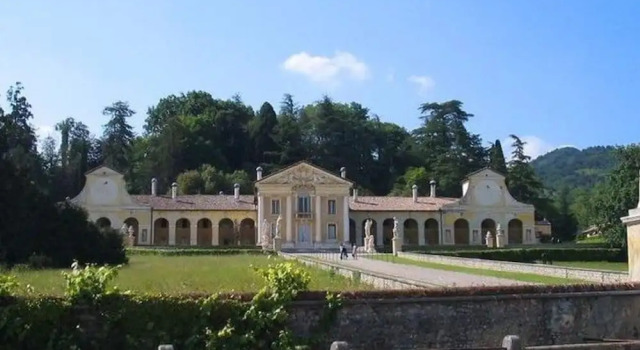 Modern Farmhouse in Pagnano Italy near Forest, Book Hotel Asolo Veneto