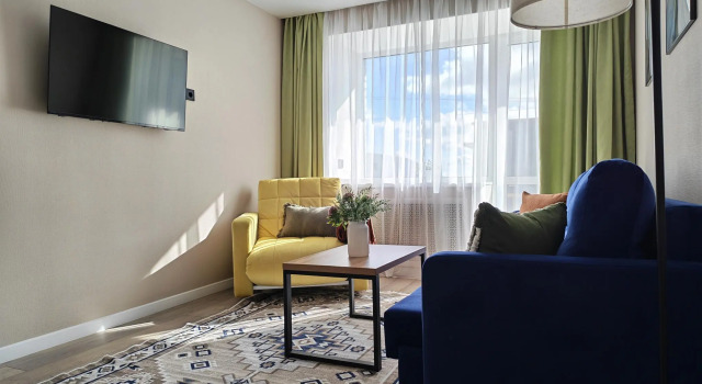 Like at Home — Spacious apartments in Kirovsk at 22 Lenin Avenue, Book Lejlighed Hoteller i Murmansk oblast med parkering, Parkering