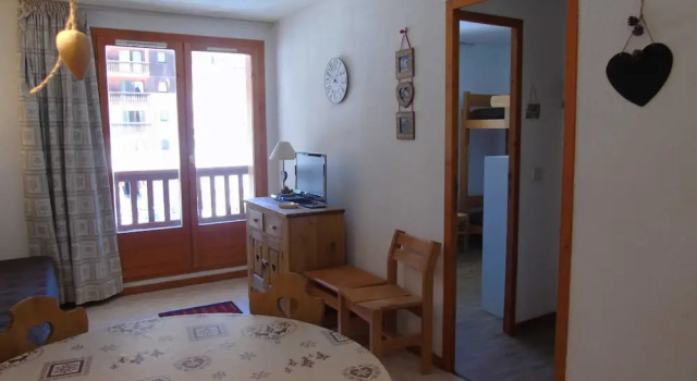 Lou Services Apartment M3-218 LSI 001