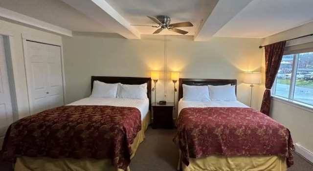 Четырёхместный номер Standard Bayshore Waterfront Inn