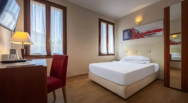 Одноместный номер Standard iH Hotels Padova Admiral