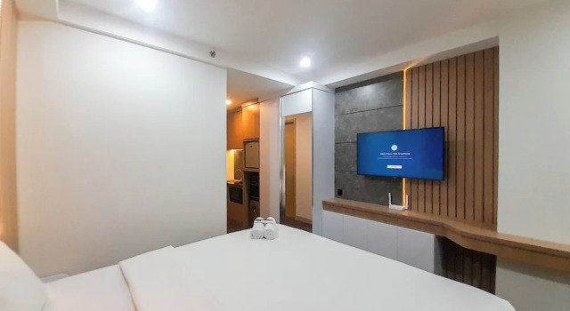 Студия Tranquil And Modern Studio At Mataram City Apartment