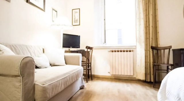 Via Veneto Charming Apartment, Забронировать Апартаменты/квартира Отели Рима с парковкой, рядом с Универмаг La Rinascente, Парковка