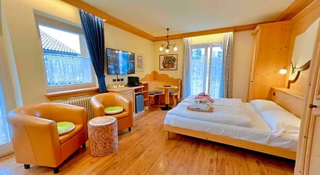 Полулюкс Alledolomiti Boutique Lake Hotel