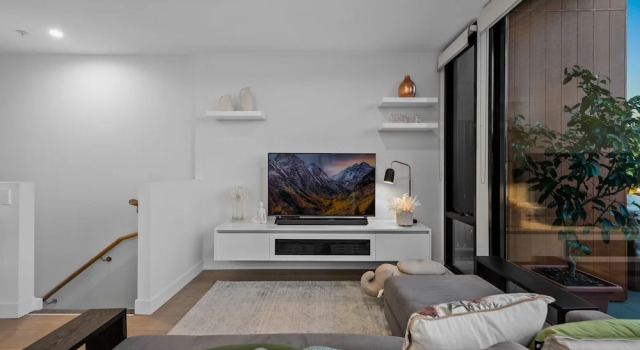 Апартаменты Superior StayCentral Northcote Townhouse With Study