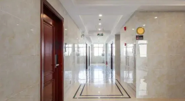 Ledong Baolong Hotel, Book Hotel Hotels in Ledong with Parking, Parking