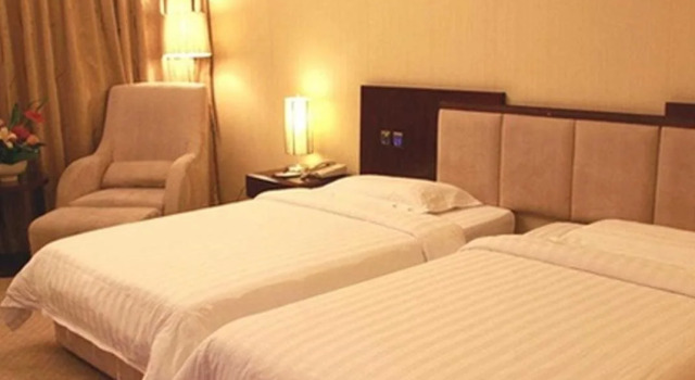 Yifeng Hotel, Забронировать Отель Отели Шэньчжэнь с парковкой, Парковка