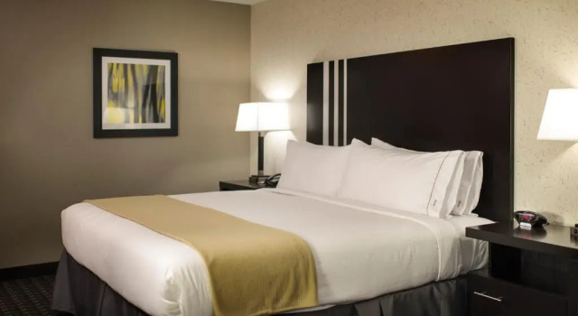 Run of House Holiday Inn Express and Suites Madison Central by IHG