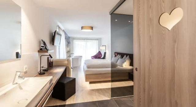 Двухместный номер Standard с балконом Bollenhuthotel Kirnbacher Hof