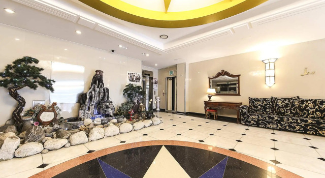 Jes Hot Spring Hotel, Забронировать Отель Отели Хвасон с парковкой, Парковка