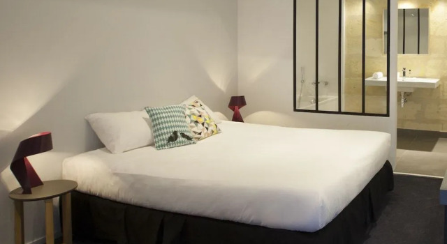 Hôtel La Cour Carrée Bordeaux Centre, Забронировать Отель Отели Бордо 3 звезды, рядом с Церковь Нотр-Дам, 3*
