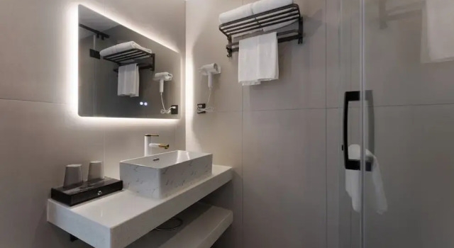 Кровать в общем номере (женский номер) с видом на окрестности Sanya Shengge International Hostel