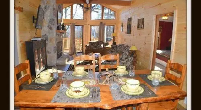 Rast Court Cabin 1016