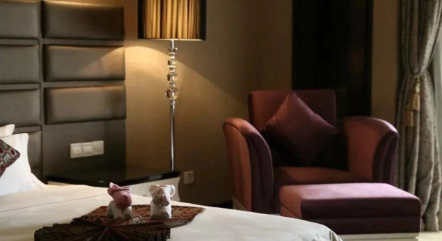 Country Garden Phoenix Hotel, Book Hotel Haicheng Liaoning