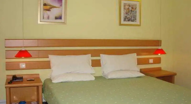 Home Inn LongDong Avenue, Varaa Hotelli Shanghai Shanghai