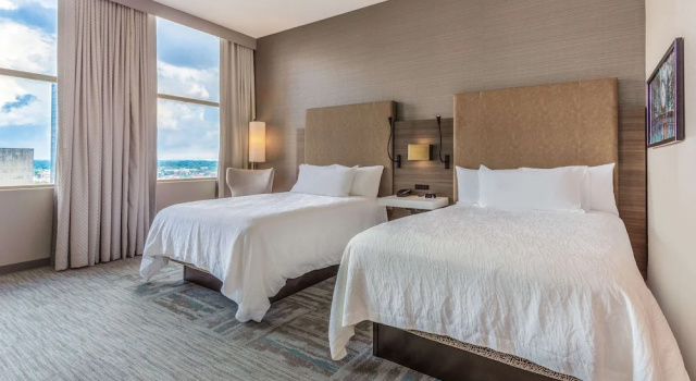 Четырёхместный номер Hilton Garden Inn Indianapolis Downtown