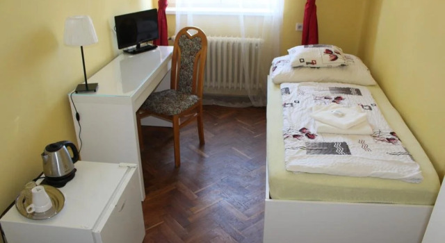 Penzion Radost, Book Hotel Hoteller i Podebrady med parkering, Parkering