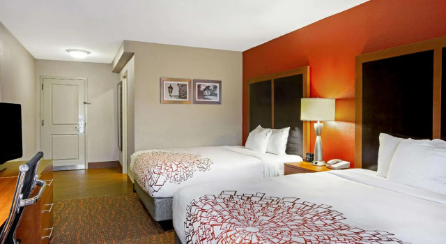 Четырёхместный номер Standard La Quinta by Wyndham Williamsburg Historic Area