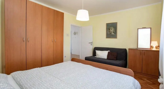 Apartments Holliday House Leylandia