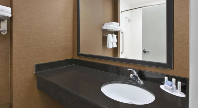 Номер Standard Fairfield Inn & Suites by Marriott Milwaukee Downtown