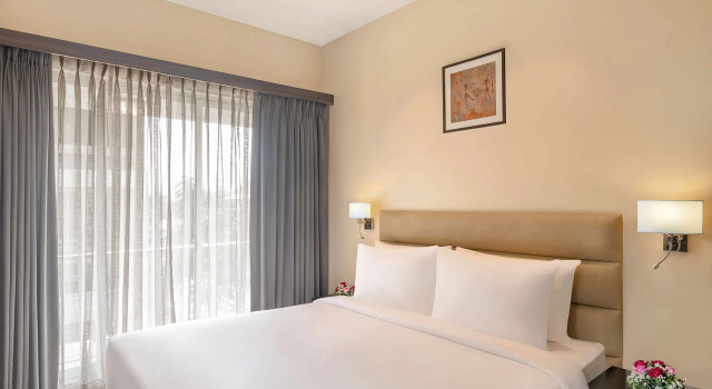 Люкс Radisson Blu Plaza Resort & Convention Centre Karjat
