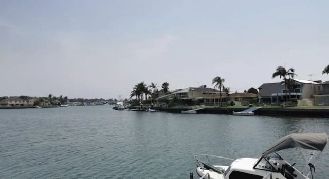 Serviced Waterfront Whole Villa Sydney, 予約 ヴィラ Sylvania Heights Sutherland Shire