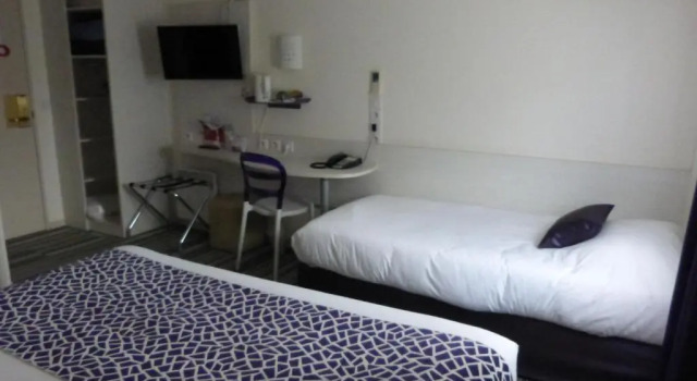 Трёхместный номер Superior Logis Hôtel Alizéa Le Mans Nord