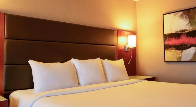 Двухместный номер Standard Radisson Hotel & Suites Fort McMurray