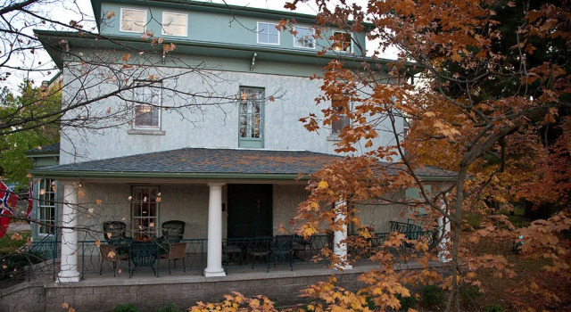 Dug Road Inn, Book Hotel Decorah Iowa, nær Agora