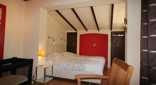 Detached House With Garden and Private Pool, at 15 km From the Mediterranean Sea, Забронировать Отель Отели Вара с бассейном, Бассейн