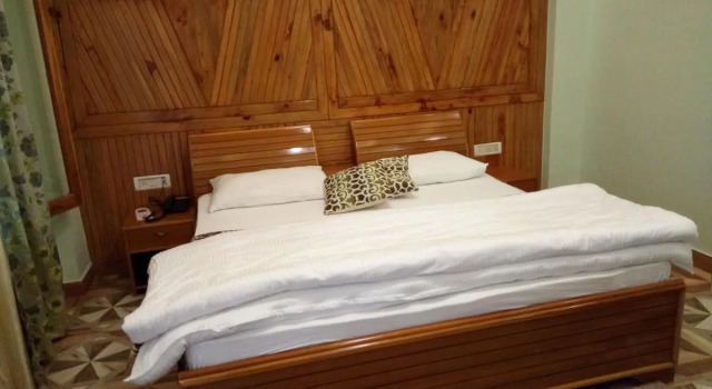 The Golden Peak, Hotel, Rezervovat Hotel Mukteswar Uttarakhand