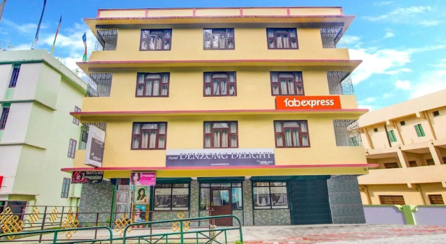 FabExpress Denzong Delight, Book Hotel Hotels in Sikkim with Parking, Parking