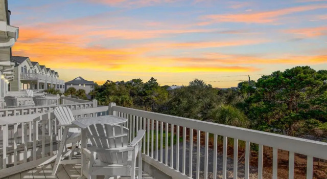 Beach Blessings Luxe 30A Townhome 2BR 3Bath, Walk to Beach, Pool, Hot Tub