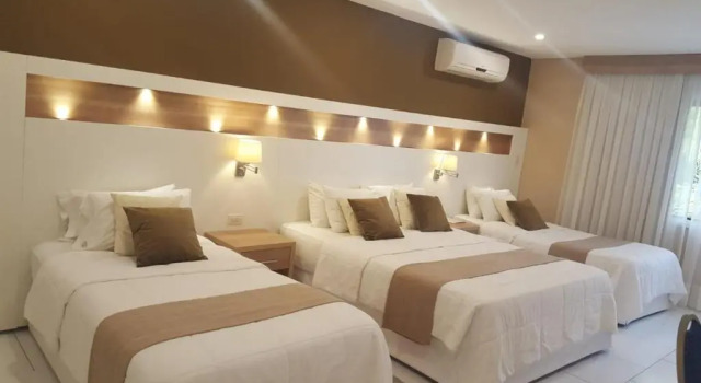 Четырёхместный номер Standard Los Alpes Villa Morra