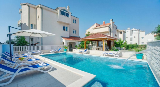 Апартаменты c 1 комнатой с балконом Apartmens Plavi Biser