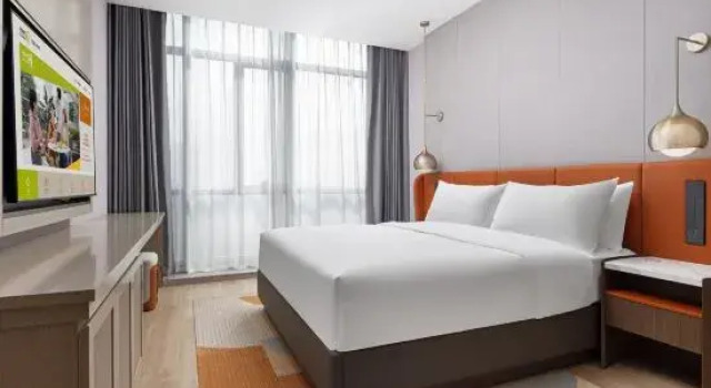 Четырёхместный люкс Deluxe c 1 комнатой Home2 Suite by Hilton Taiyuan Yingze Street