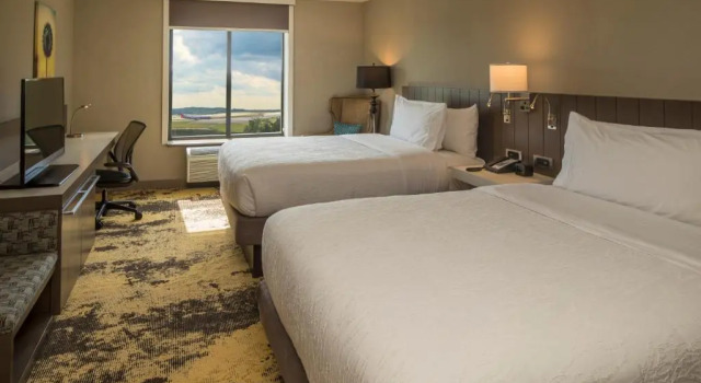 Четырёхместный номер Premium Hilton Garden Inn Pittsburgh Airport