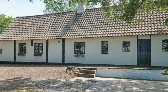 Spacious Holiday Home in Bornholm Near the Sea, Book Feriehus Villaer i Nexø, Villa